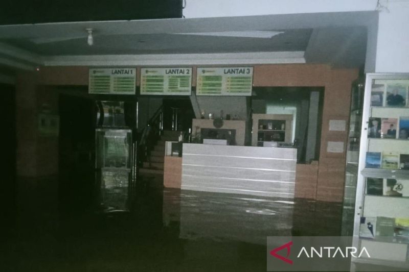 Sigap Selamatkan Buku! Perpustakaan Kaltim Amankan Koleksi dari Banjir