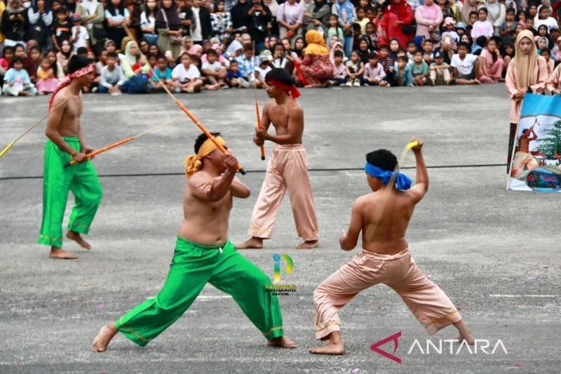 Pesona Belitung Beach Festival 2025: 1.120 Pelaku Seni Ramaikan Pesta Pantai