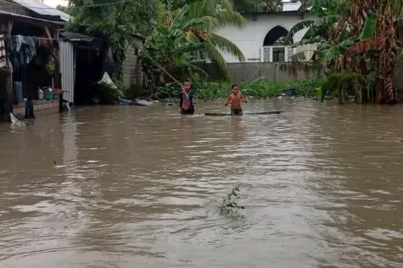 107 KK di Lombok Tengah Terdampak Cuaca Ekstrem, BPBD Lakukan Penanganan Darurat