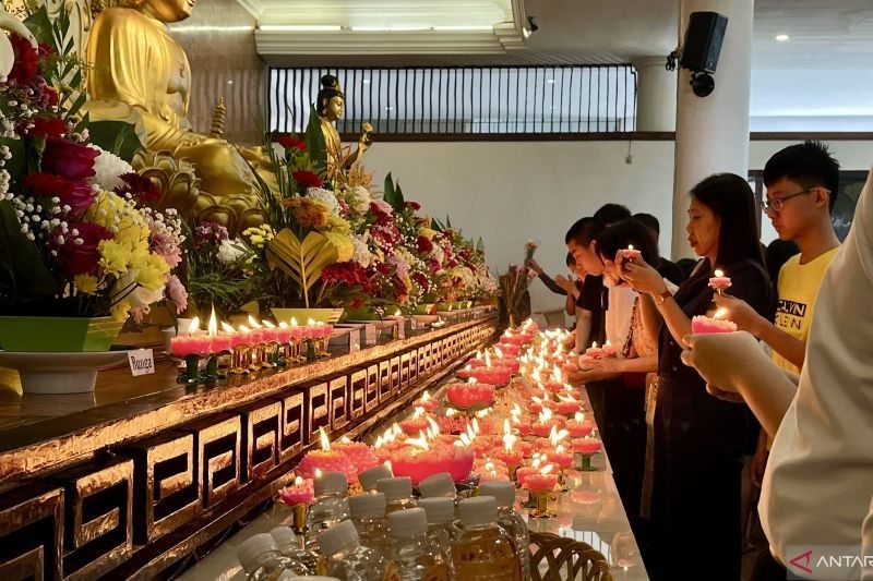 Candi Maitreya Batam Sajikan Kuliner Vegetarian Halal di Hari Raya Vesak