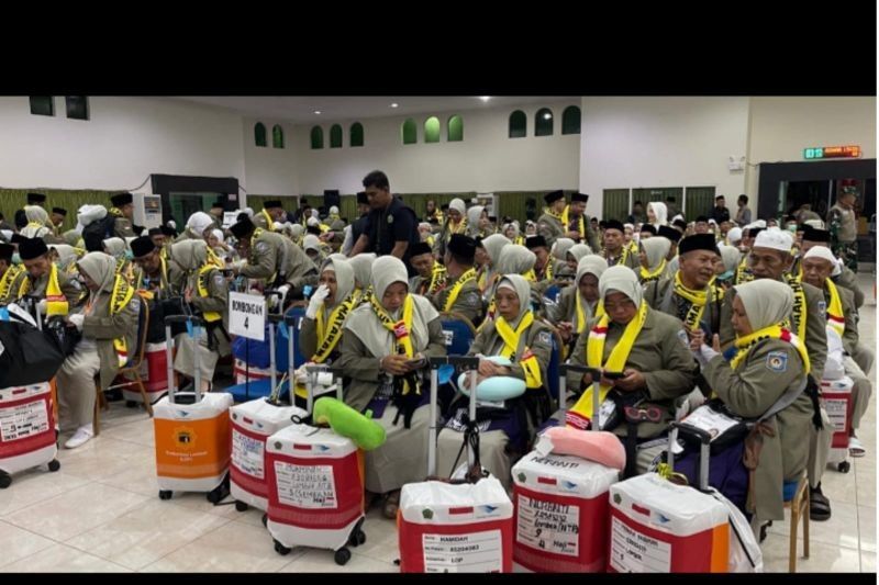305 Calon Haji Mataram Berangkat ke Tanah Suci, Ibadah Haji 2025 Dimulai!
