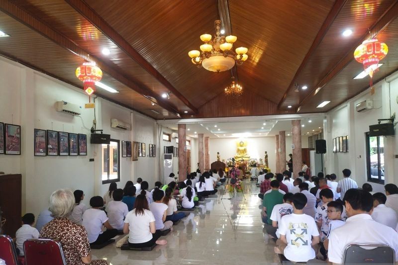 Waisak di Manado: Momentum Jaga Kedamaian dan Kerukunan Umat Beragama