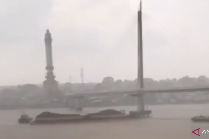 Nahkoda Perempuan Tersangka Tabrakan Tongkang di Jembatan Gentala Arasy Jambi