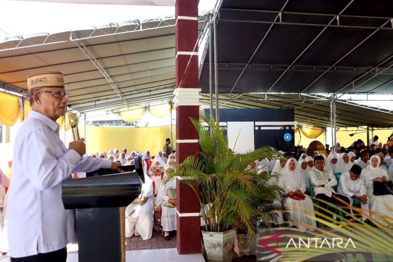 Bupati Bone Bolango Berpesan JCH Fokus Ibadah, Anggaran Tambahan Diupayakan