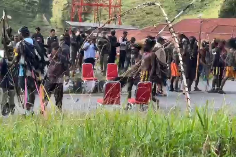 Puncak Jaya Kembali Kondusif Usai Perdamaian Adat: Gubernur Papua Tengah Berharap Konflik Tak Terulang