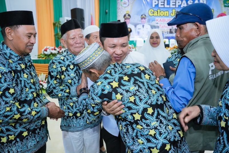 Bupati Morowali Berpesan Jaga Kesehatan dan Kekompakan untuk JCH Asal Morowali