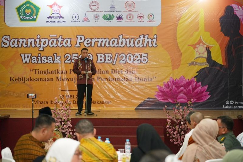 Pemprov Sulsel Ajak Umat Buddha Jaga Toleransi di Perayaan Waisak