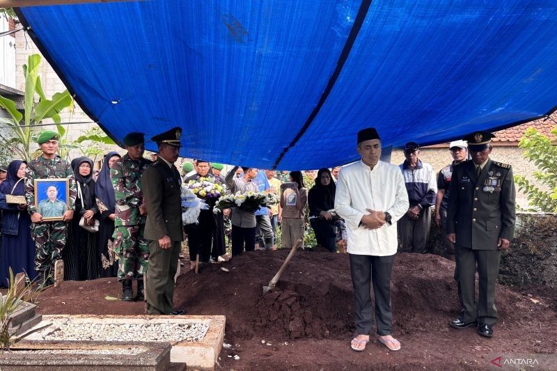Pemakaman Militer Mayor Rohanda, Korban Ledakan Pemusnahan Amunisi di Garut