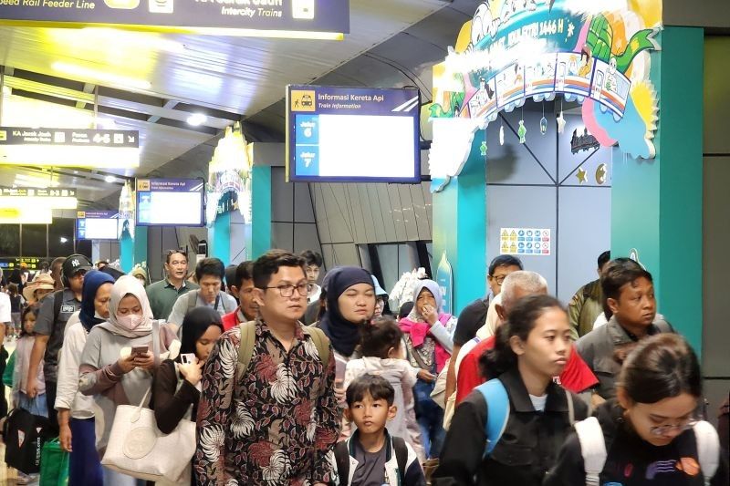 Okupansi Penumpang KA Daop 2 Bandung Tembus 124 Persen Selama Libur Waisak