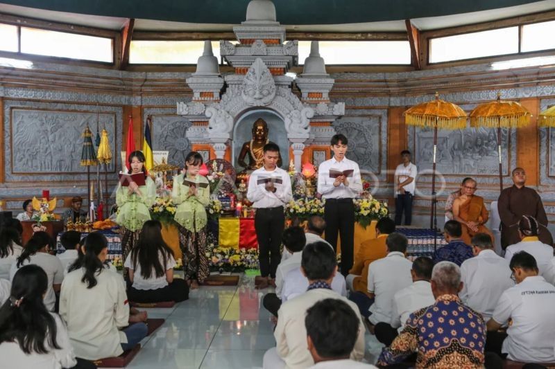 Libur Waisak 2025, TMII Kedatangan 22 Ribu Pengunjung!