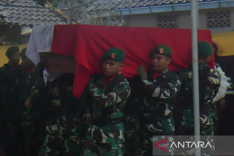 Jenazah Kopda Eri Dwi Priambodo Tiba di Temanggung, Keluarga dan Warga Sambut dengan Haru