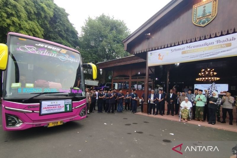 Bupati Kudus Ingatkan Calon Haji Jaga Kesehatan di Tengah Cuaca Panas Makkah