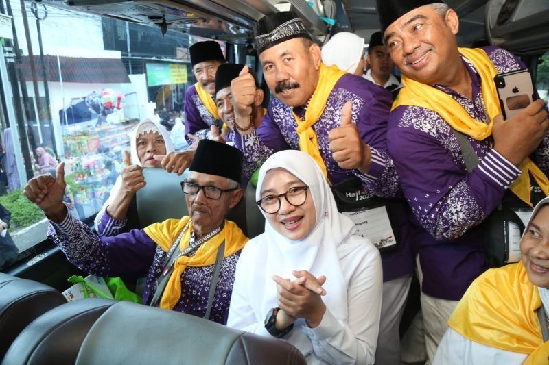 Loper Koran Banyuwangi Raih Mimpi Suci: 15 Tahun Menabung untuk Naik Haji