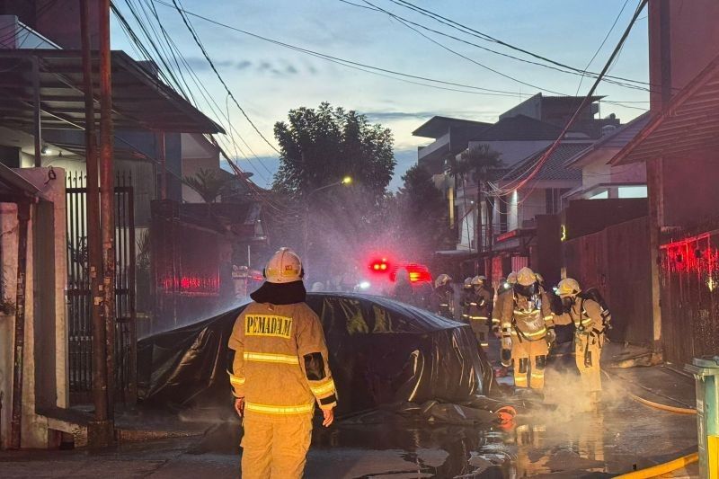 BYD Seal Terbakar di Jakarta, Aktor Tom Cruise Tampak di YouTube Jin BTS!