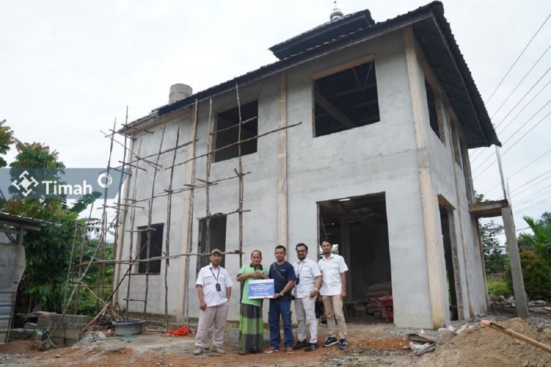 PT Timah Tbk Berikan Bantuan Puluhan Rumah Ibadah di Lingkar Tambang