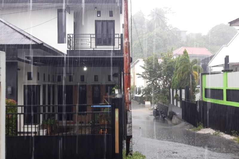 Waspada! Cuaca Ekstrem Ancam Maluku Utara hingga 20 Mei