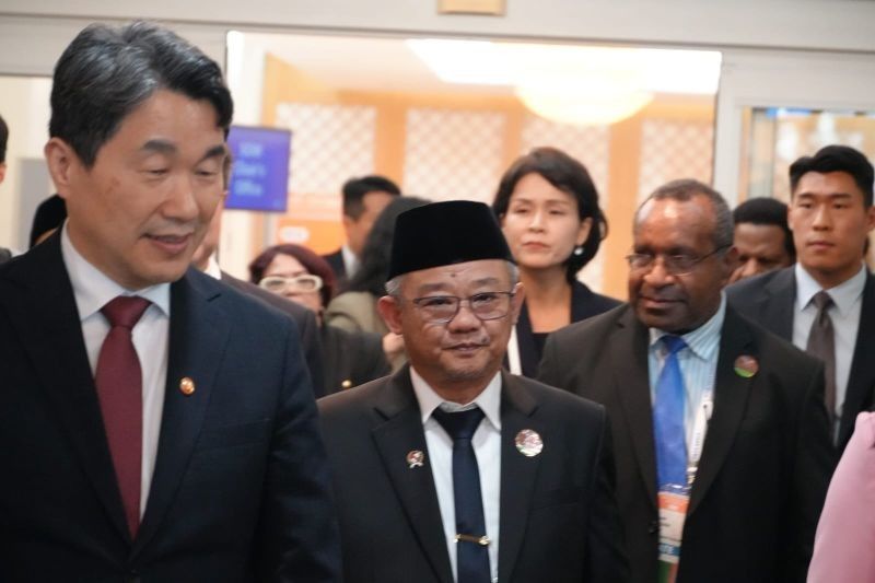 Kurikulum AI di Sekolah Indonesia: Pelatihan Guru Dimulai, Mendikbudristek Tekankan Kesalehan Digital