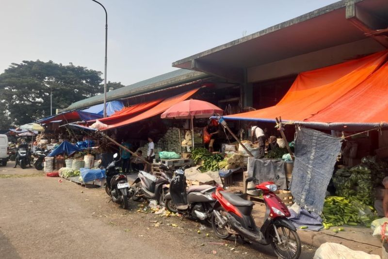 Pungli Preman Berkedok Ormas Resahkan Pedagang Pasar Induk Kramat Jati