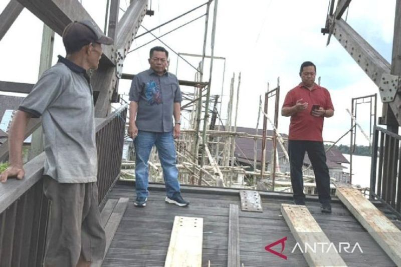 Pemkab Kapuas Percepat Pembangunan Jembatan Muara Terusan yang Runtuh