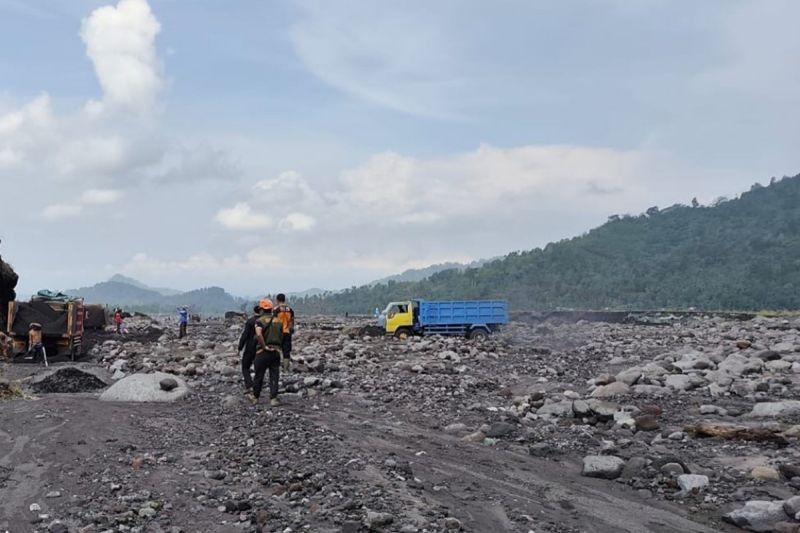 BPBD Lumajang Pantau Intens Lahar Dingin Semeru Pasca Hujan Deras