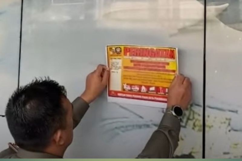 Kantor Sanel Tour and Travel Disegel Satpol PP Pekanbaru Usai Sidak Wamenaker