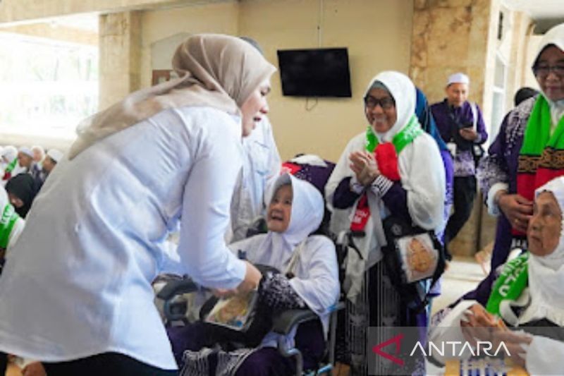 65 Calon Haji Banjarmasin Berangkat, Gabung Kloter Kalteng Menuju Tanah Suci