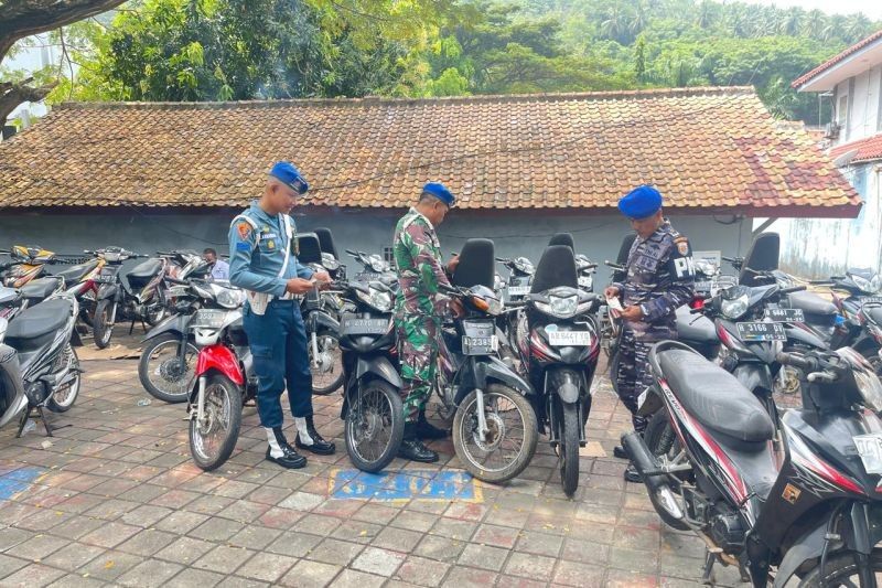 Lanal Banten Amankan 53 Sepeda Motor Bodong di Pelabuhan Merak