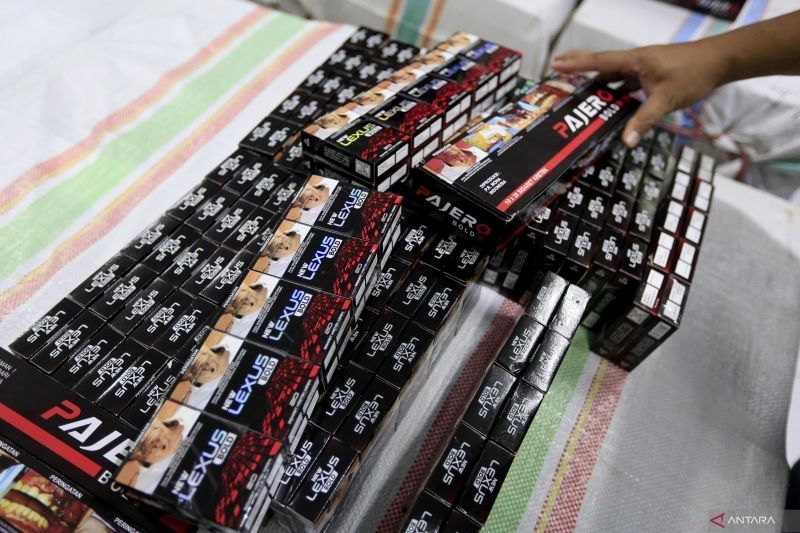 Isu Rokok Ilegal: Benarkah Kenaikan Cukai Penyebabnya?