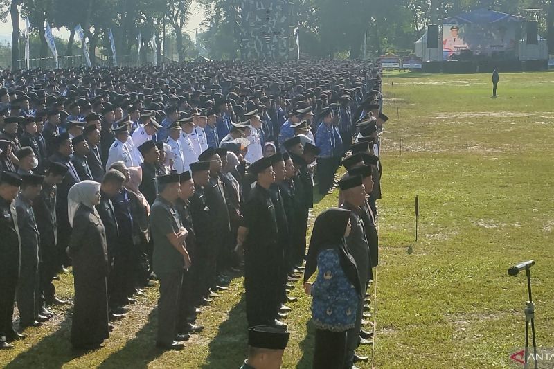 Ribuan CPNS dan PPPK Cianjur Dilantik di Barak Militer: Tekad Tingkatkan Pelayanan Publik