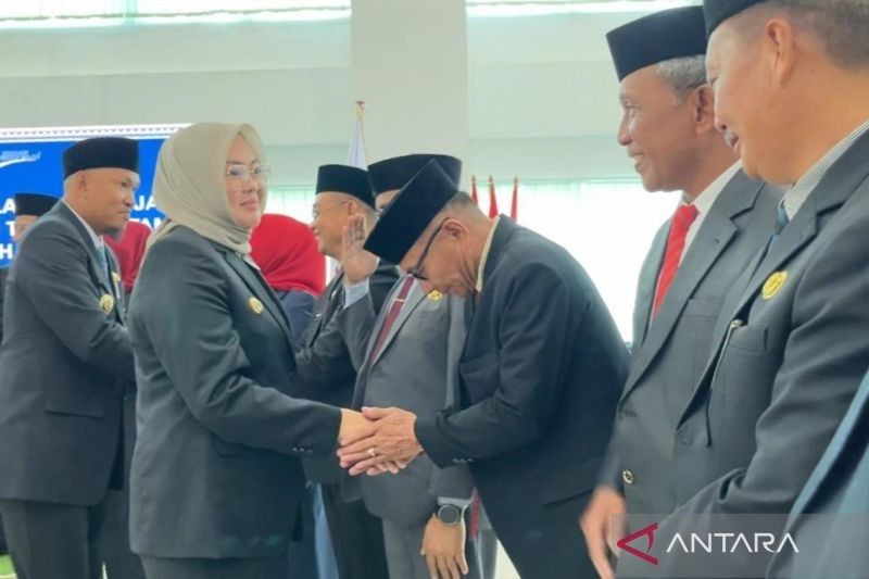Wali Kota Kendari Lantik 25 Pejabat Eselon II: Siap Optimalisasi Pembangunan