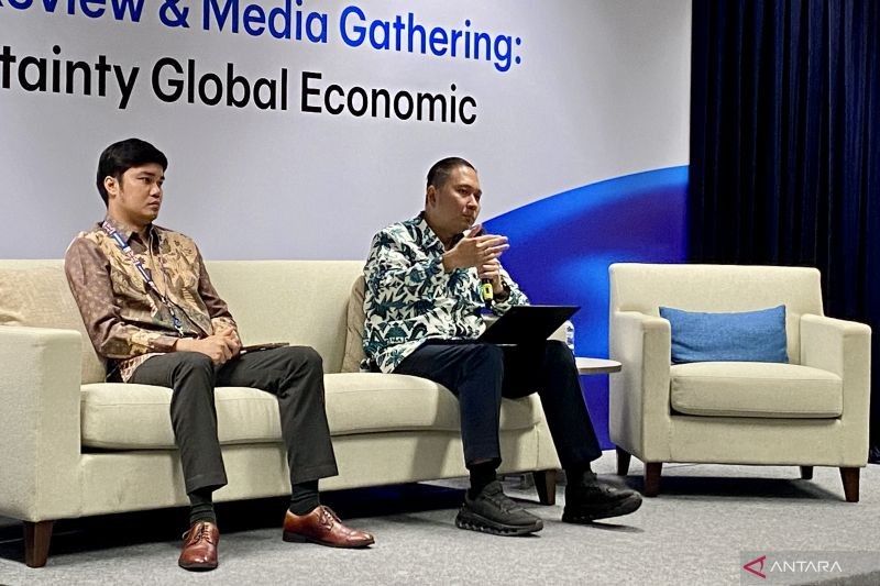 PIER Revisi Proyeksi Pertumbuhan Ekonomi RI 2025: Waspadai Ancaman Perang Dagang!