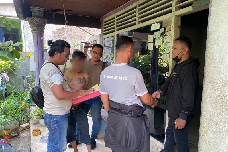 Pria di Cengkareng Ditangkap Usai Peras Bengkel dengan Samurai