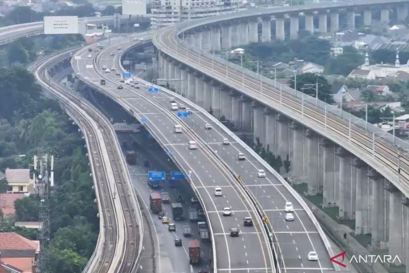 38.689 Kendaraan Padati Tol Layang MBZ saat Arus Balik Waisak