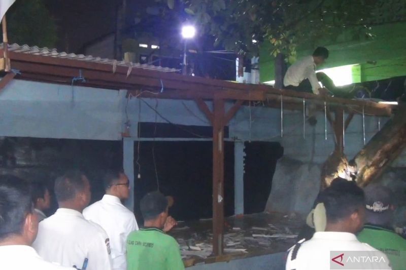 Posko Ormas di Pasar Induk Kramat Jati Dibongkar, Intimidasi Pedagang Dihentikan