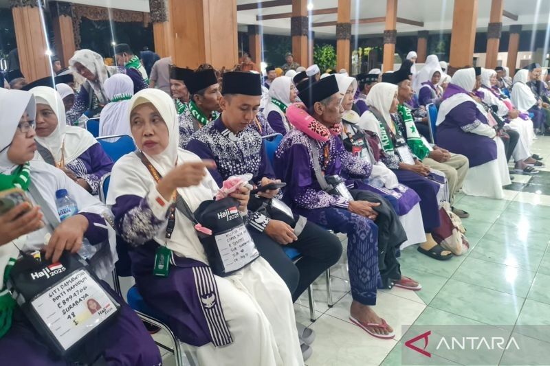 Jamaah Haji Situbondo Kloter 48 Berangkat Lebih Awal