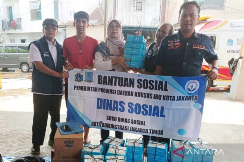Pemkot Jaktim Berikan Bantuan untuk Korban Kebakaran Pulogadung
