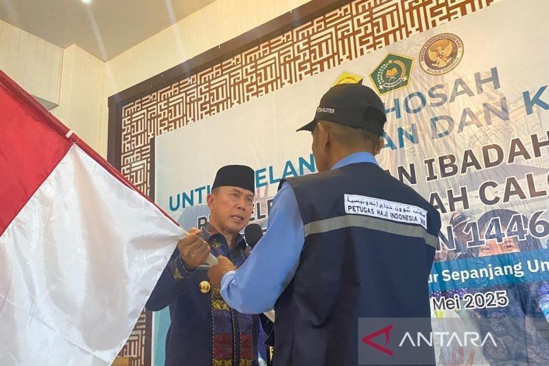 Gubernur Sultra Beri Rp2 Miliar untuk Uang Saku Calon Haji