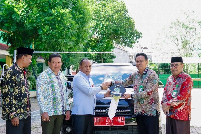 Kemenag NTT Hibahkan Mobil Operasional untuk LPPD: Dorong Prestasi Paduan Suara di Pesparawi
