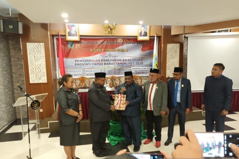 RPJMD Papua Barat 2025-2029 Diserahkan ke DPRP, Tujuh Arah Pembangunan Ditetapkan
