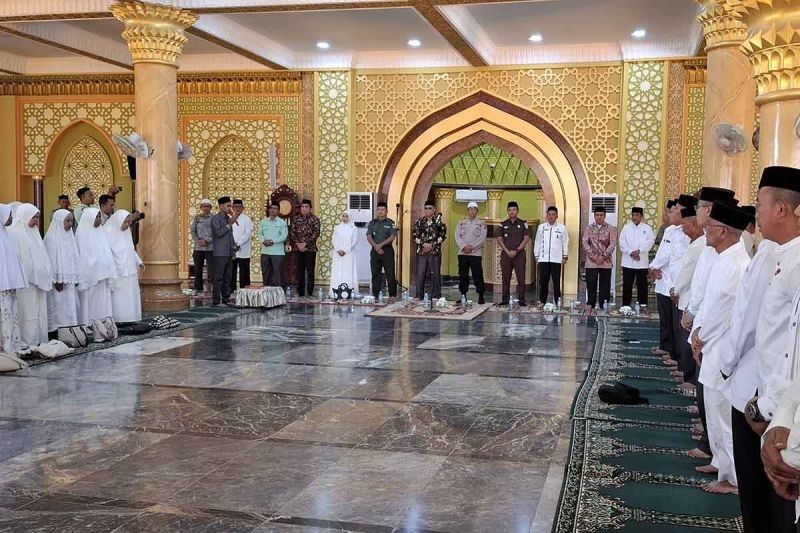 Bupati Aceh Selatan Berpesan Jaga Kesehatan kepada 127 Calon Haji