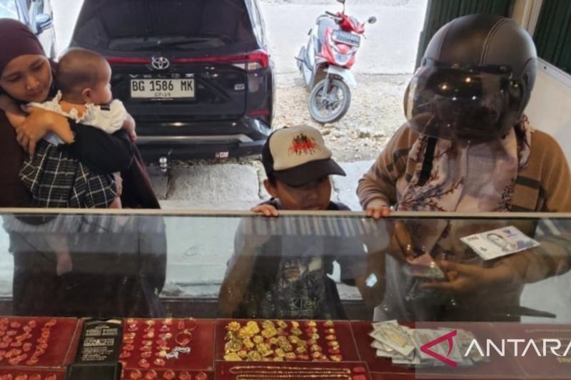 Harga Emas di Palembang Turun Drastis, Sentuh Rp9.950.000 per Suku
