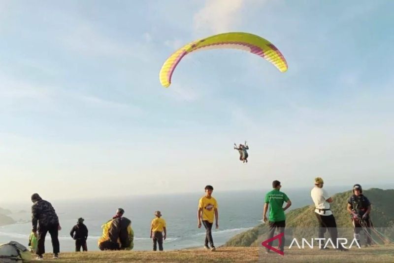 47 Atlet Paragliding dari 8 Negara Ramaikan PGAWC di Lombok Tengah