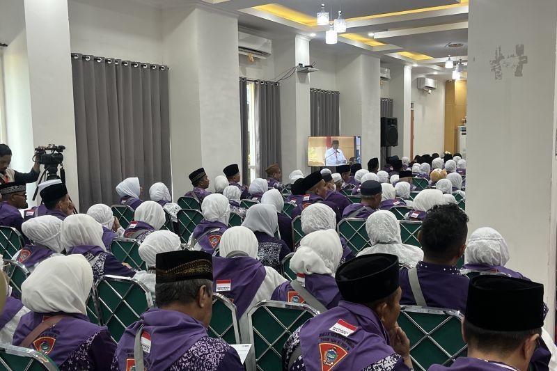 1.085 Calon Haji Maluku Berangkat ke Tanah Suci, Gubernur Lewerissa Sampaikan Pesan Haru