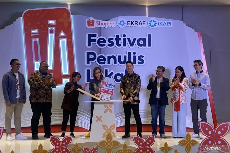 Shopee Rayakan Hari Buku Nasional dengan Festival Penulis Lokal, Dorong Minat Baca dan Ekspor Buku Indonesia