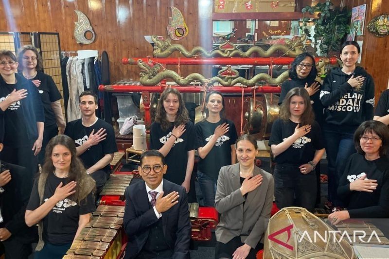 Diplomasi Budaya: Menbud RI Jalin Kerja Sama dengan Indonesianis di Moskow
