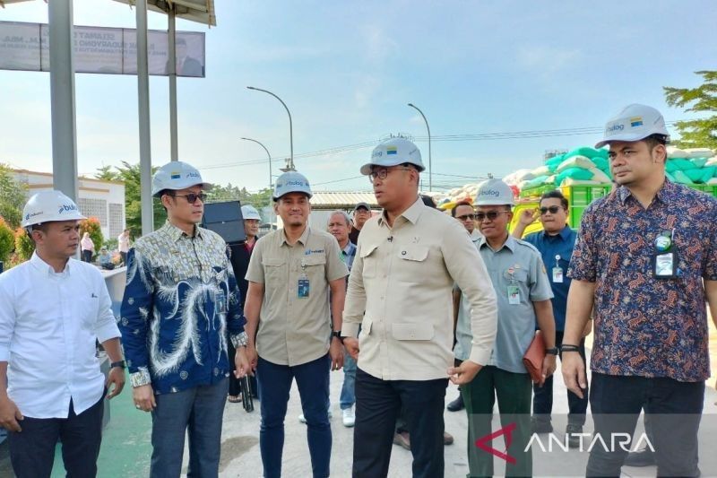 Bulog Sukses Serap Gabah Petani, Wamentan Apresiasi Cadangan Beras Tertinggi Sepanjang Sejarah