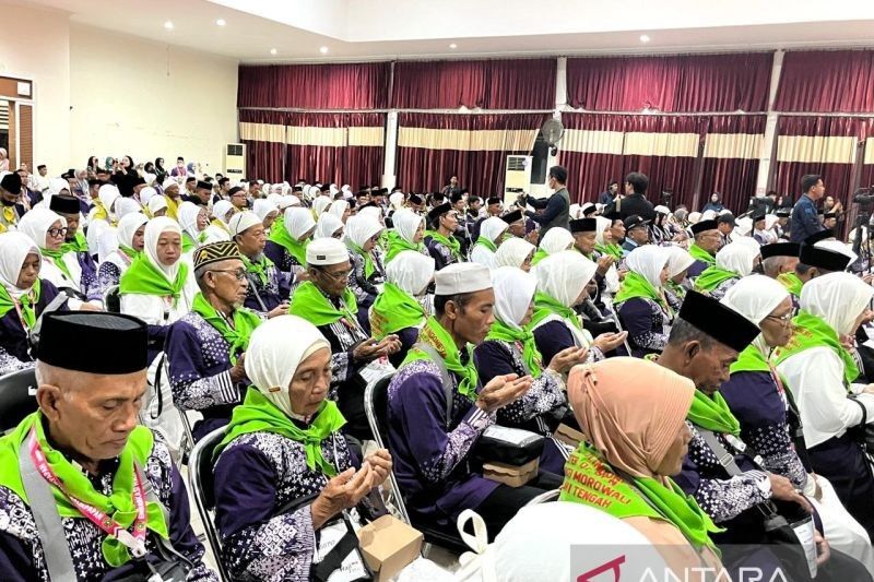 JCH Sulteng Diberangkatkan, Pemprov Berpesan Jaga Kebersamaan di Tanah Suci
