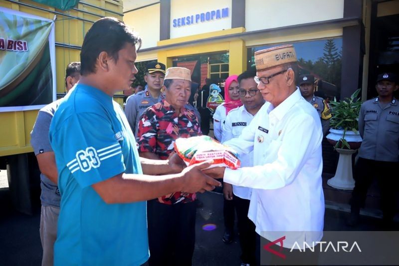 Bupati Bone Bolango Serahkan Bantuan Benih Jagung 18 Ton, Produksi Petani Diprediksi Melonjak!