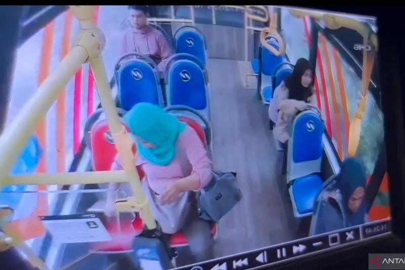 Pencuri Laptop di Bus Transjakarta Ditangkap Polisi