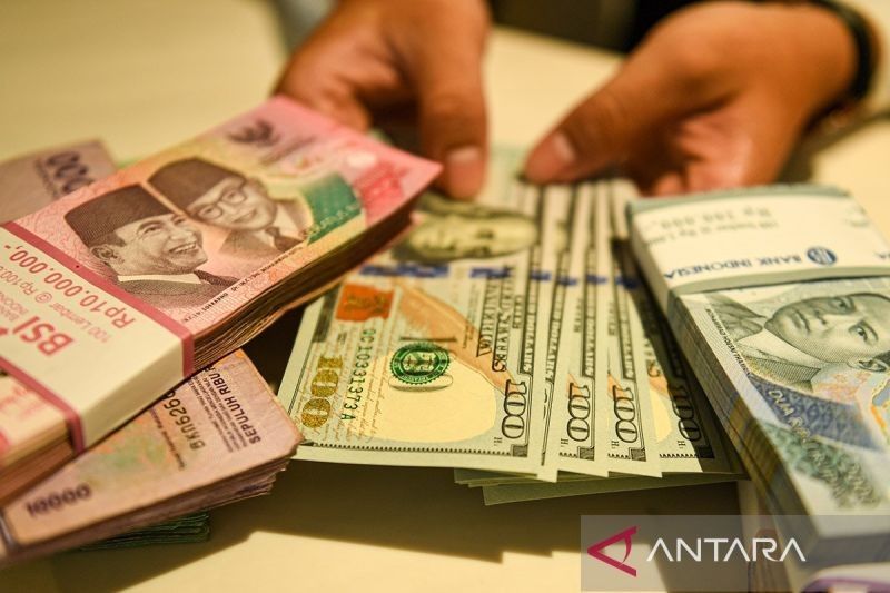 Rupiah Menguat 84 Poin, Tembus Rp16.445 per Dolar AS